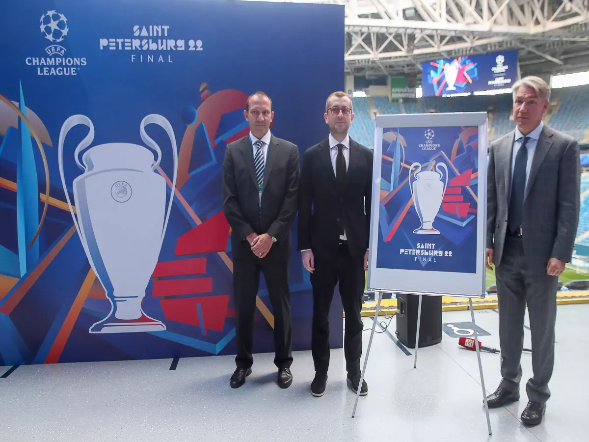 UEFA club finals director Tiziano Gaier, St Petersburg Vice Governor Boris Piotrovsky, and Alexei Sorokin, chief executive of the 2022 UEFA Champions League Final local organizing committee,