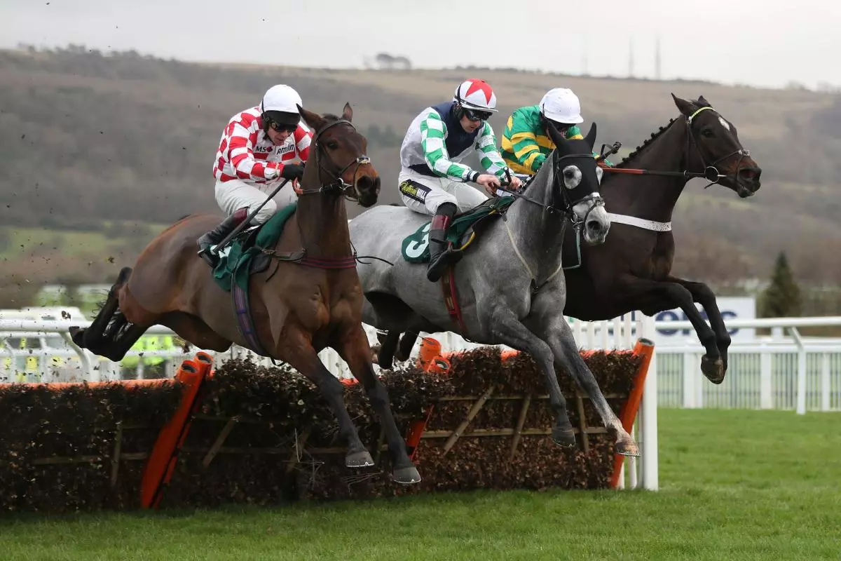 Stolen Silver (centre)