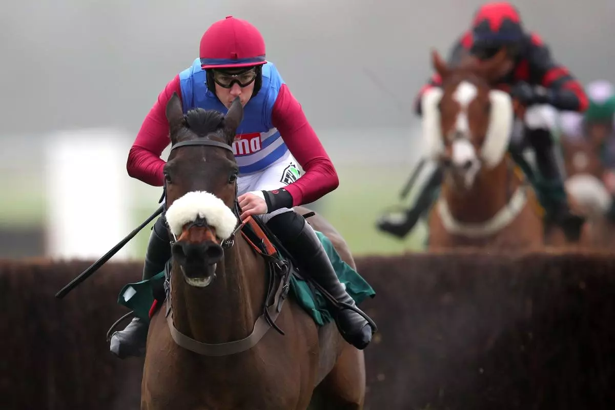 Threeunderthrufive ridden by Adrian Heskin