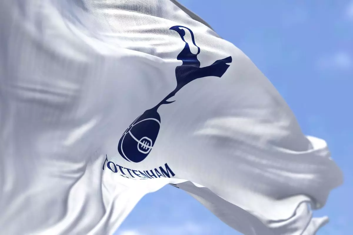 Tottenham flag 2022