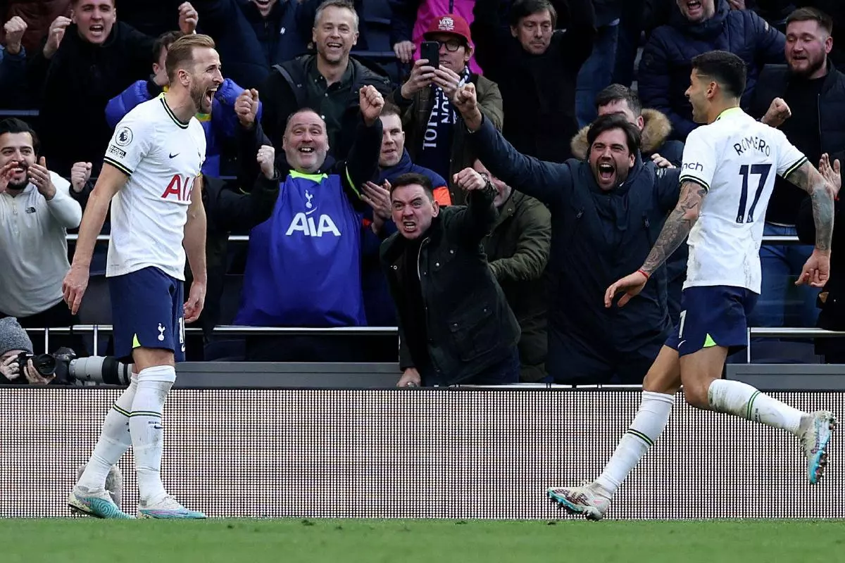 Tottenham's Harry Kane and Tottenham's Cristian Romero