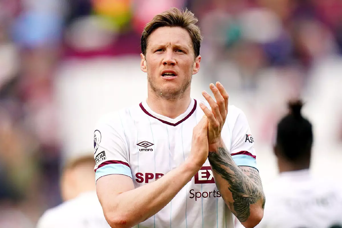 Wout Weghorst applauds Burnley fans