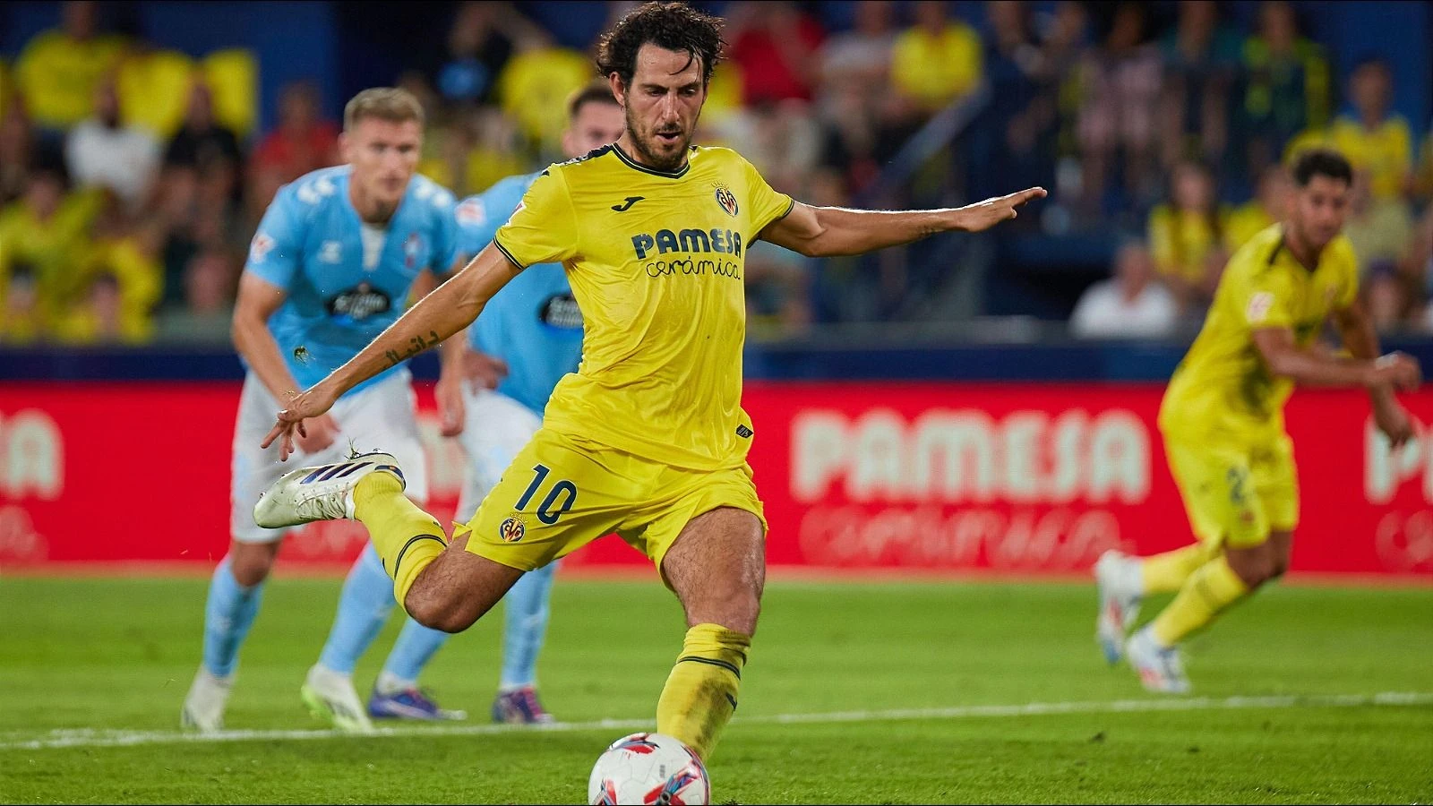 Dani Parejo of Villarreal CF scores