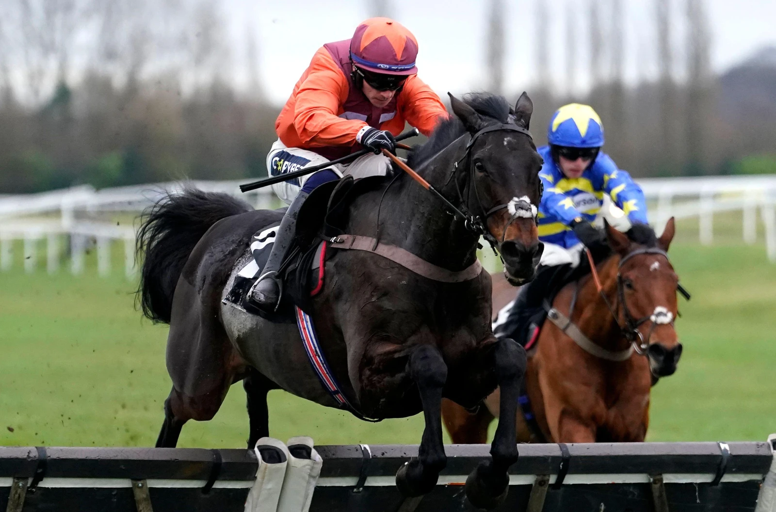 Gidleigh Park ridden by jockey Jonathan Burke