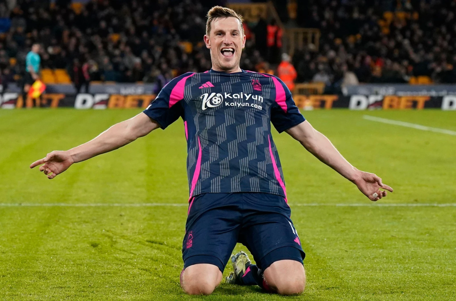 Chris Wood scores for Nottingham Forest