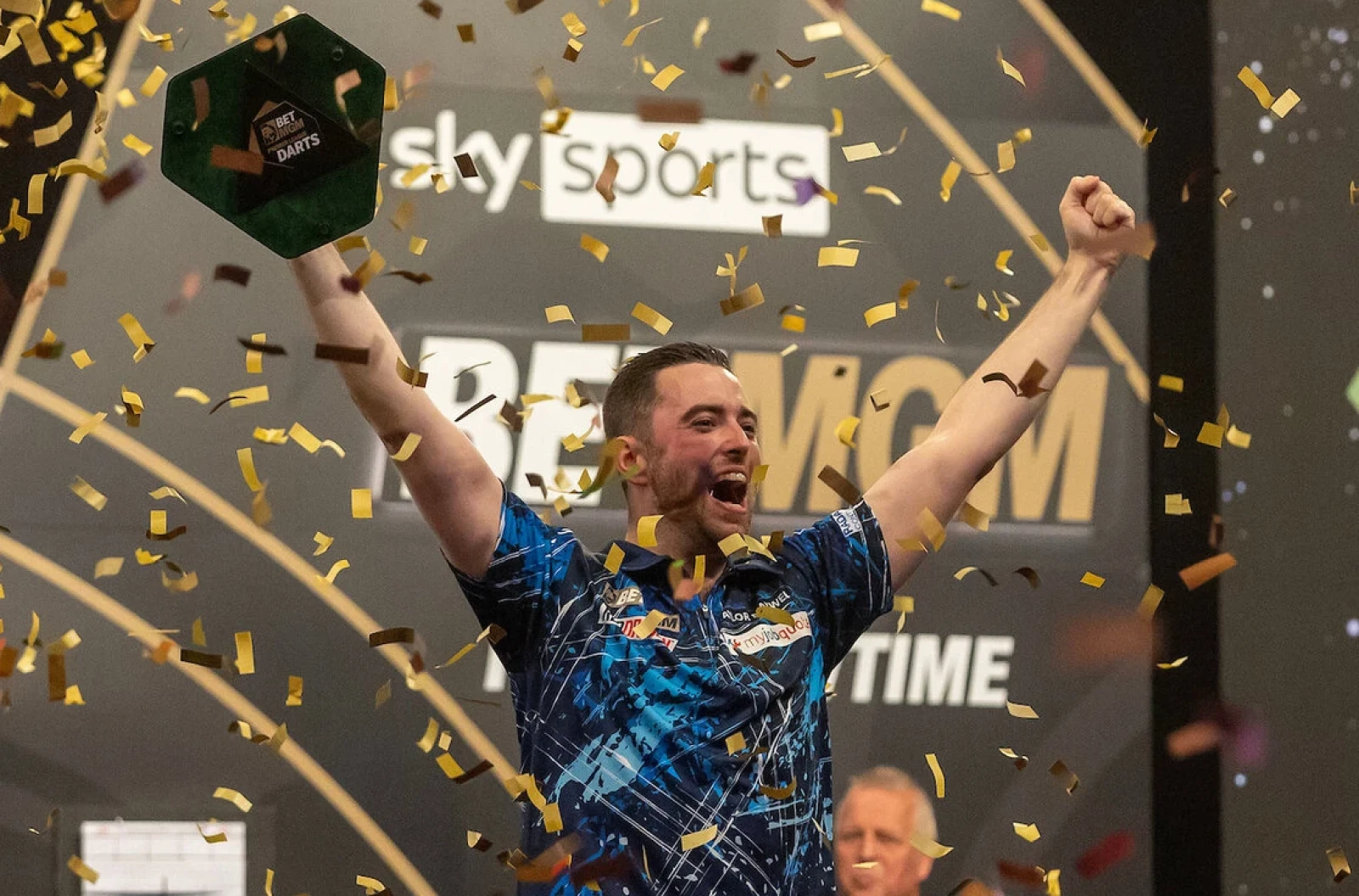 Luke Humphries wins the 2025 Premier League