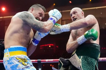 Tyson Fury in action against Oleksandr Usyk
