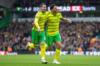 Norwich City's Borja Sainz and Gabriel Sara