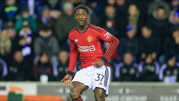  Man Utd teenager Kobbie Mainoo included in England squad for first time