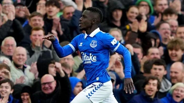 Everton avoid relegation with hard-fought win against Brentford