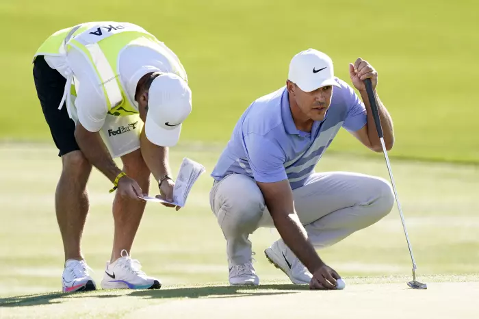 Feb 2021 Brooks Koepka putt