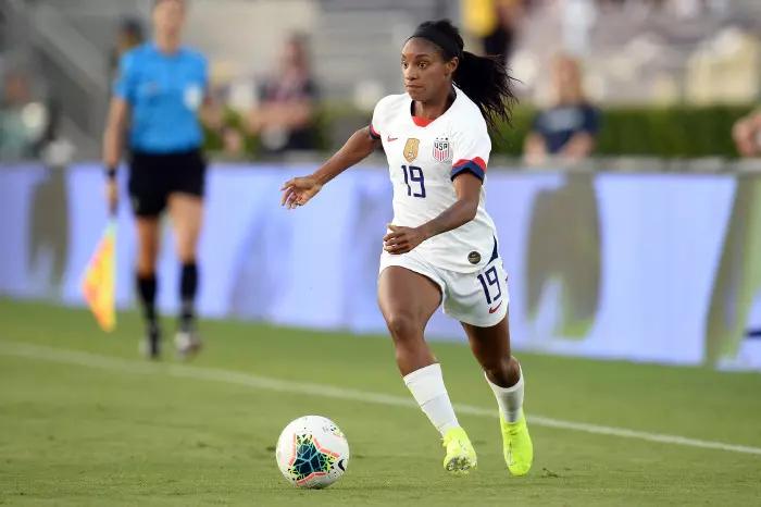 USA defender Crystal Dunn (19) moves the ball against Ireland during the first half of the U.S. Women's National Team Victory Tour soccer match at Rose Bowl.