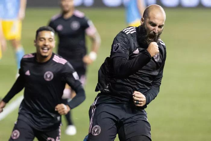 Miami end winless run, Revs beat rivals and the latest on MLS transfers