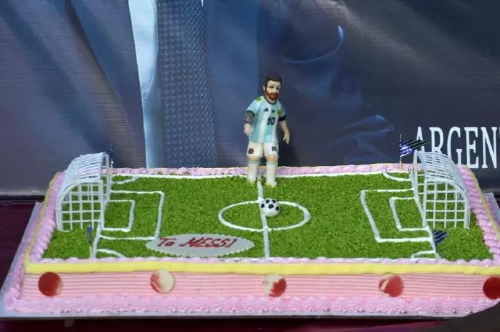 June 25 Social Zone: Messi turns 34 and is rewarded with a Messi-sized cake