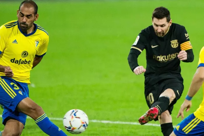 Messi shoots against Cadiz in La Liga clash