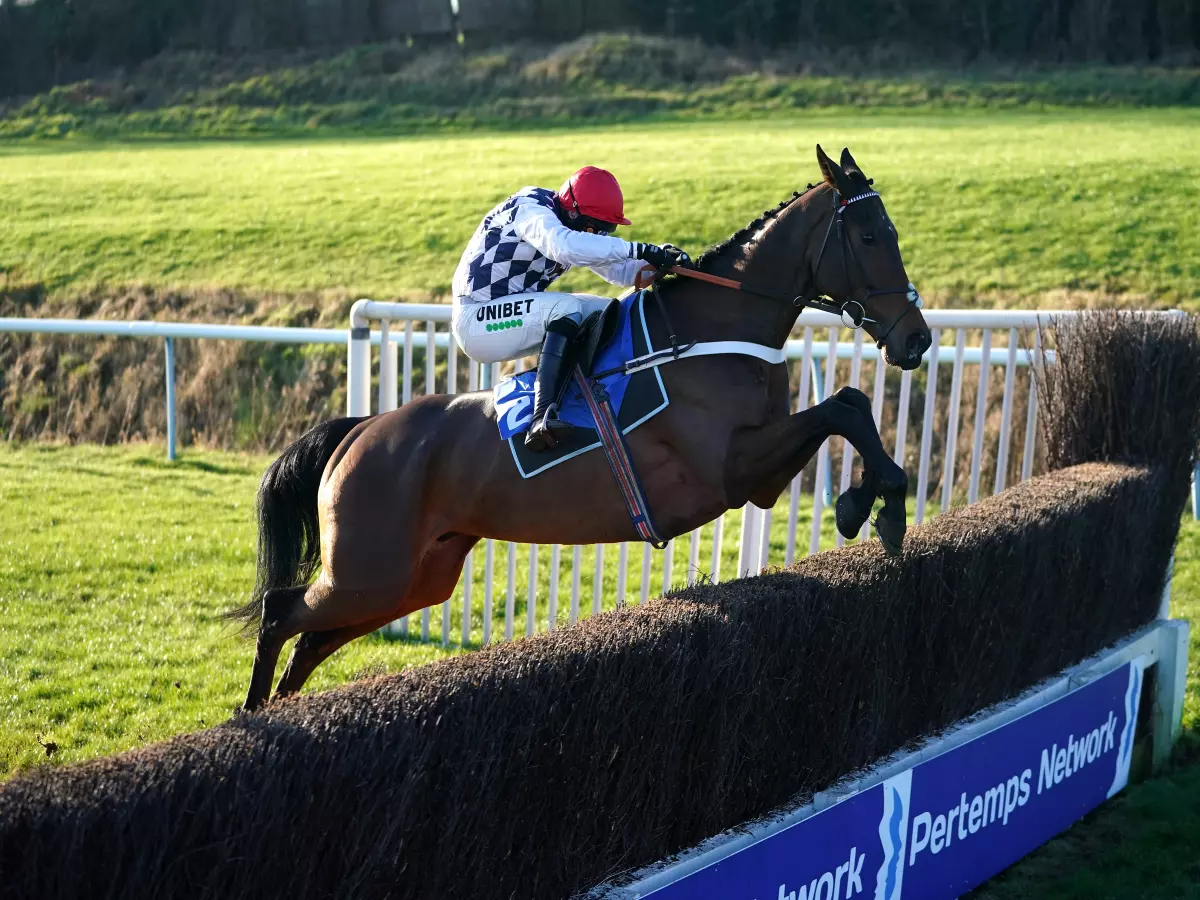 Dusart doubles his chase tally with easy Exeter verdict