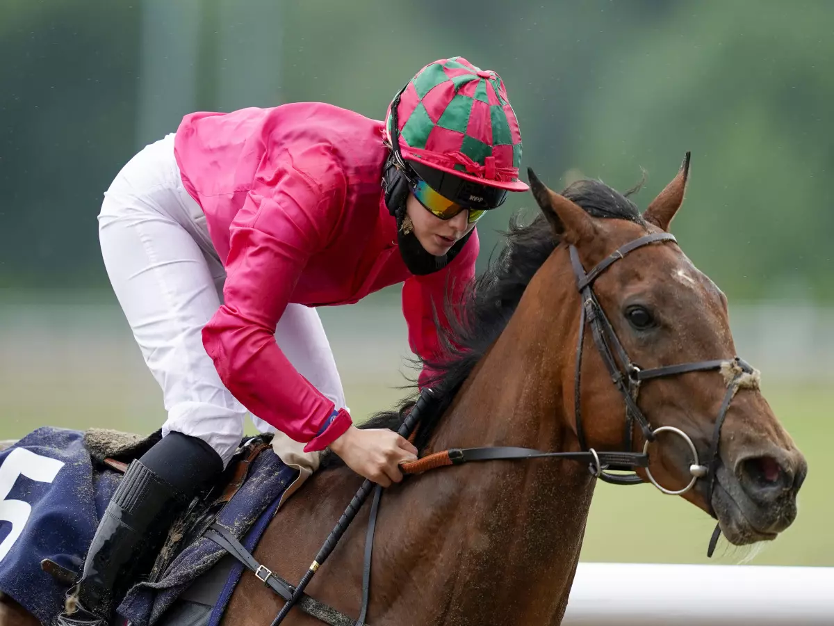 Saffie Osborne riding at Wolverhampton