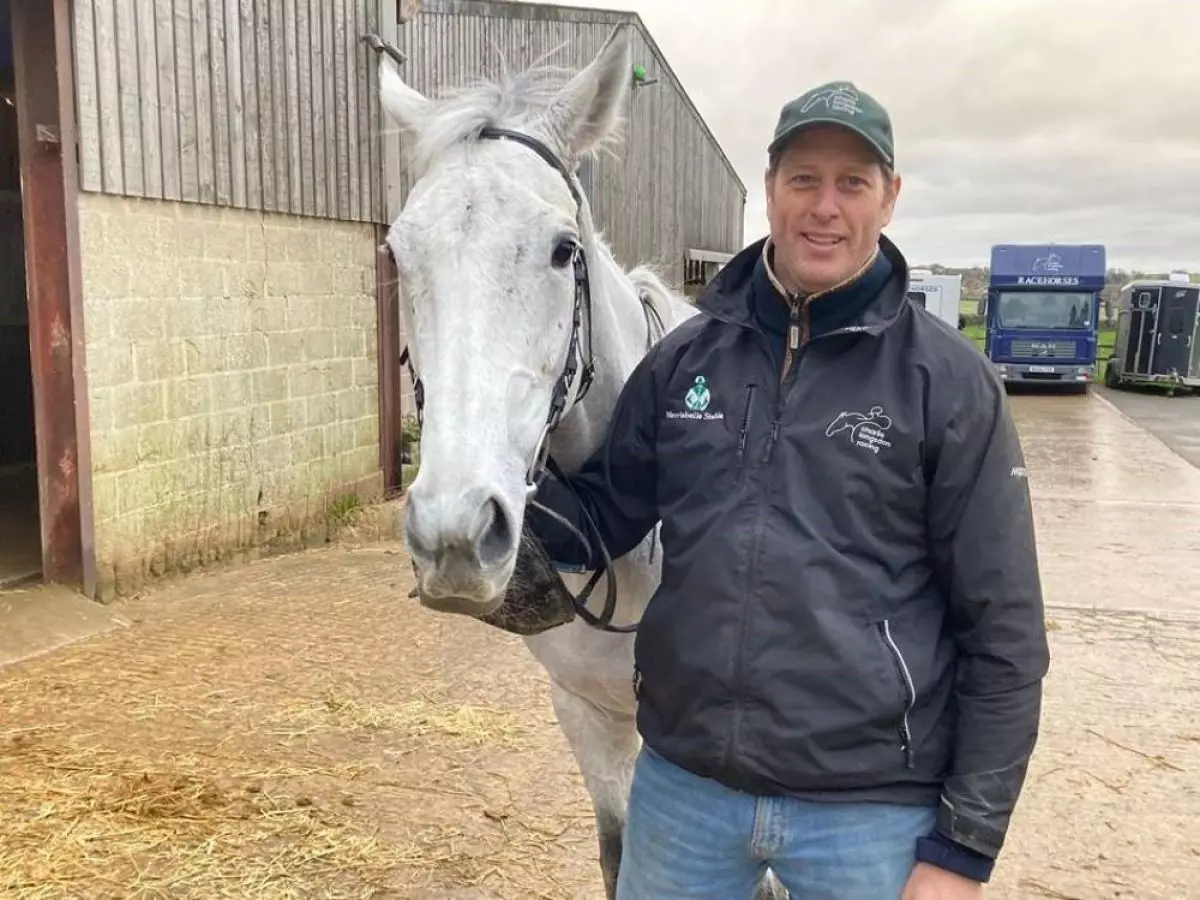 Snow Leopardess with Charlie Longsdon