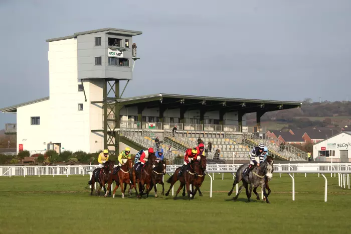 Frost claims Ffos Las card