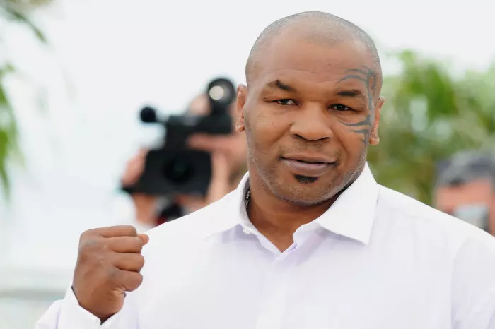 Mike Tyson and Roy Jones Jr bid to turn back the clock this weekend in LA