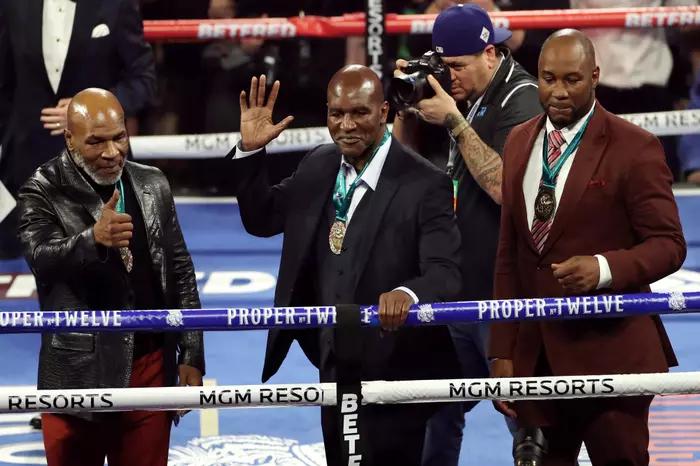 Whyte urges Tyson and Holyfield not to make professional returns to the ring
