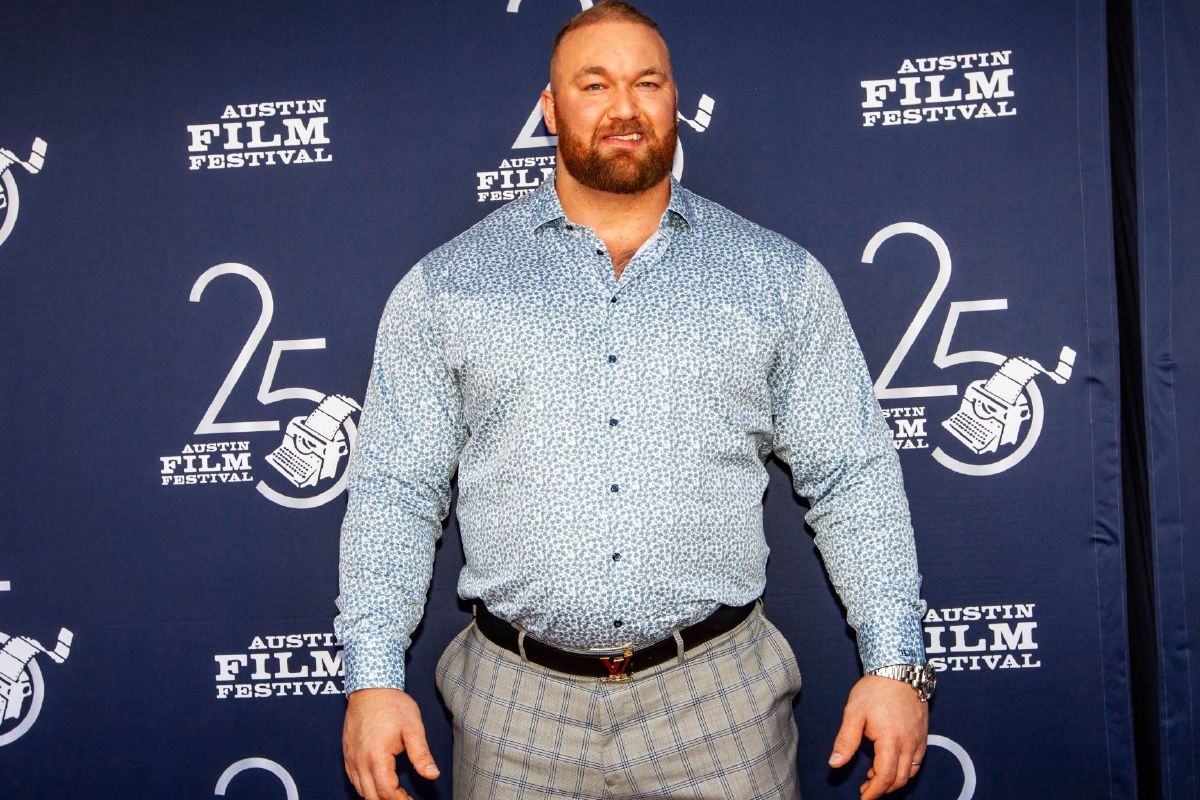 Thor Bjornsson beats Eddie Hall to win 