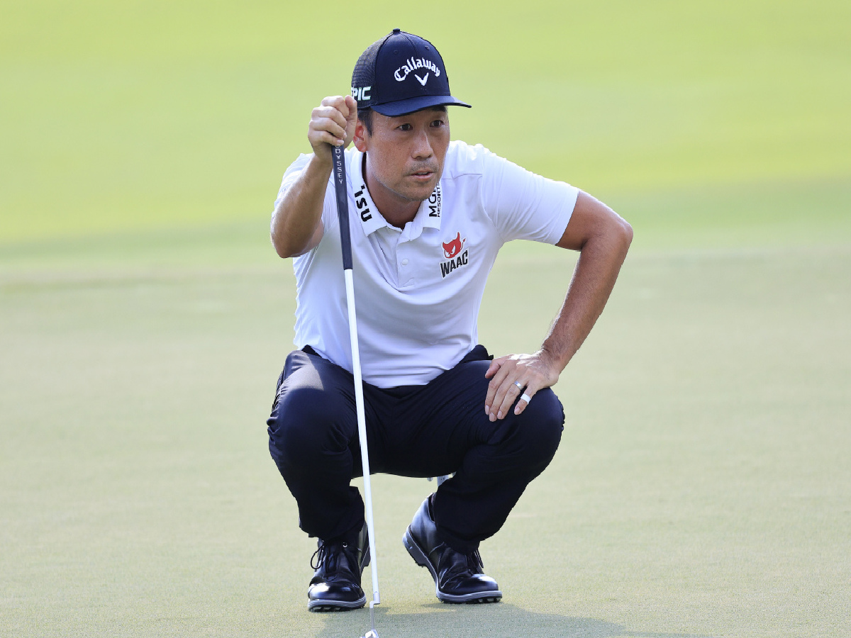 Defending champion Kevin Na cards a 61 to claim the first round lead in