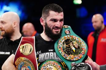 Artur Beterbiev stops Anthony Yarde in thriller to remain on course for Dmitry Bivol showdown