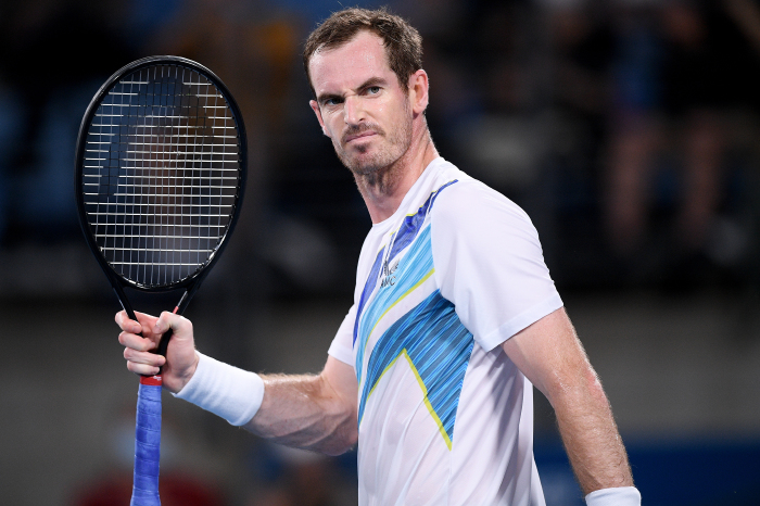Andy Murray progressed to the third round of the Sydney Tennis Classic.