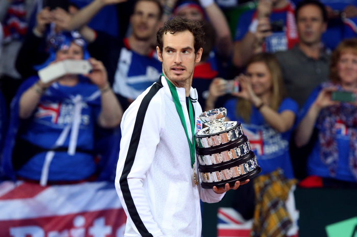 Andy Murray pictured with the Davis Cup in 2015