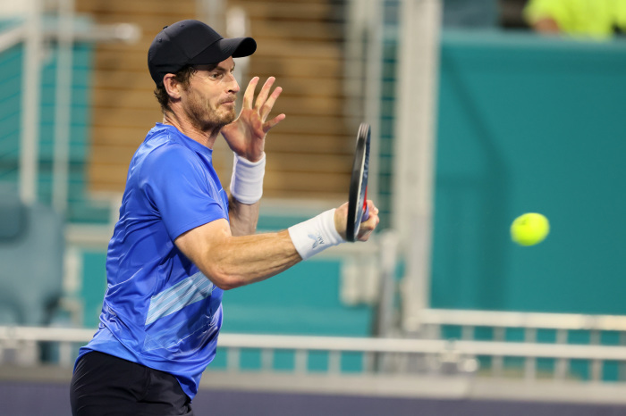 Andy Murray wins the opening round of the Miami Open