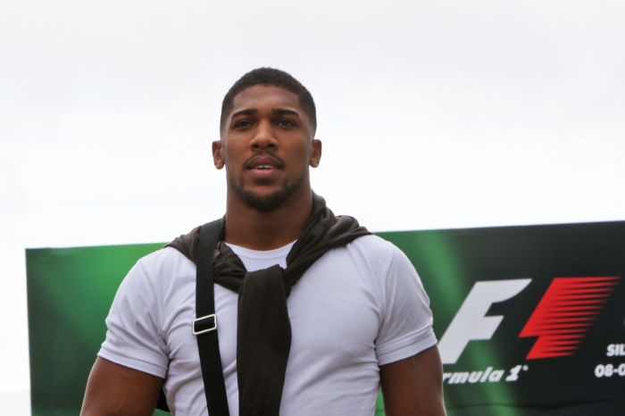 Anthony Joshua storms into students flat and threatens to 'crack their jaw'