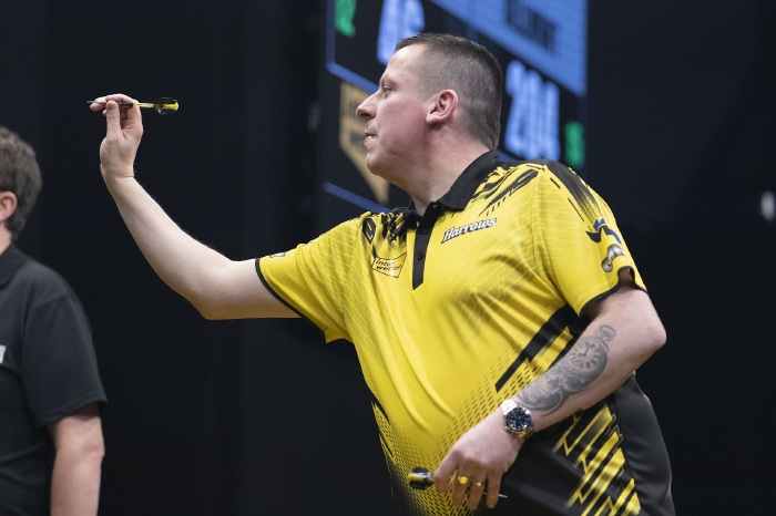 Dave Chisnall in action at the German Darts Championship