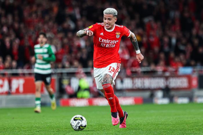 Enzo Fernandez of SL Benfica in action during the Liga Portugal Bwin match