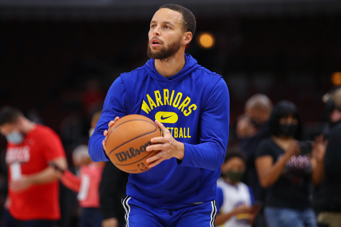 Stephen Curry warming up for the Golden State Warriors