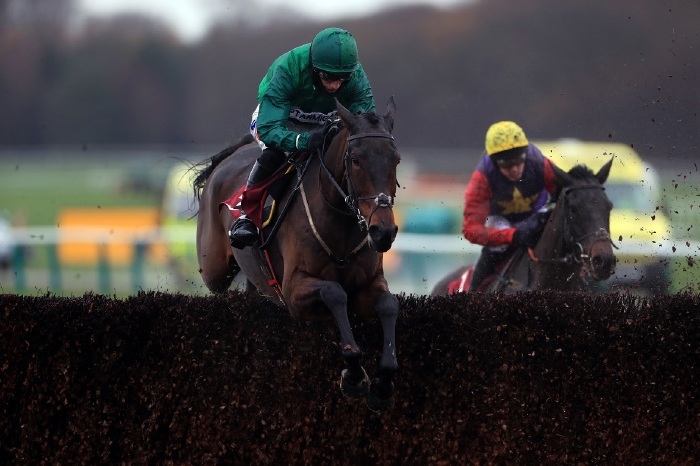 Good Boy Bobby and Daryl Jacob in action at Haydock Park