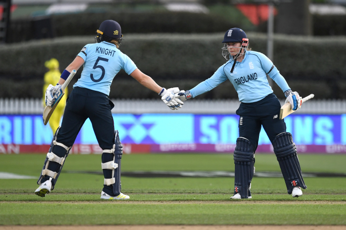 Heather Knight and Tammy Beaumont, England
