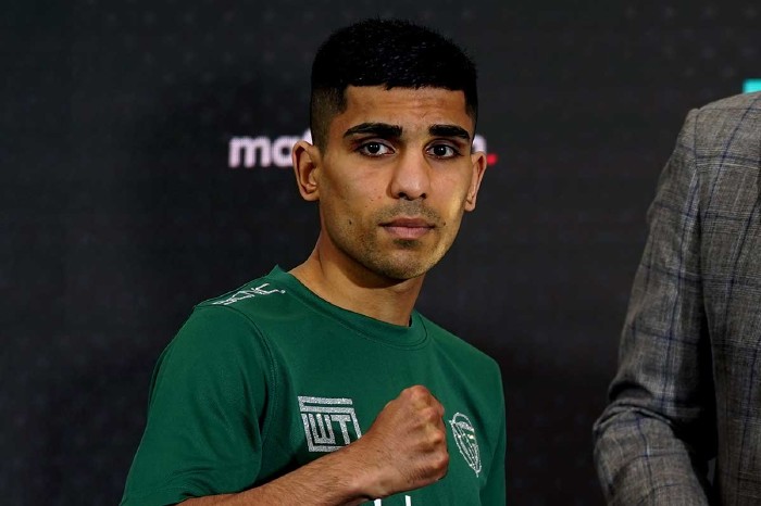 Kash Farooq forced to retire from boxing