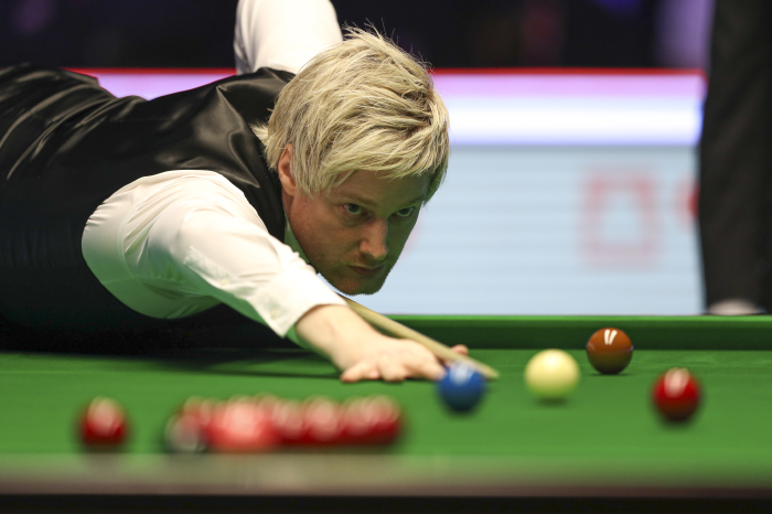 Neil Robertson in action
