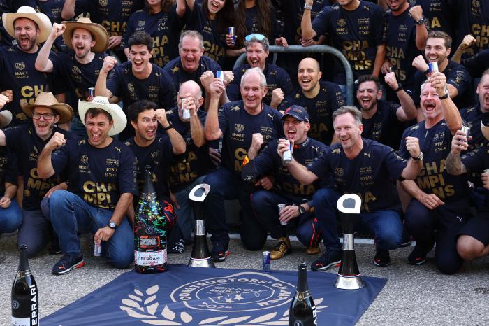 Red Bull team celebrate at US GP