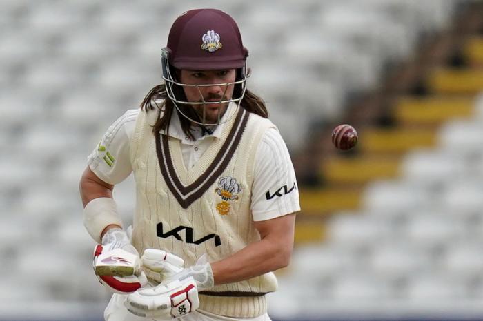 Ben Foakes and Rory Burns put Surrey in the hunt for victory over Yorkshire