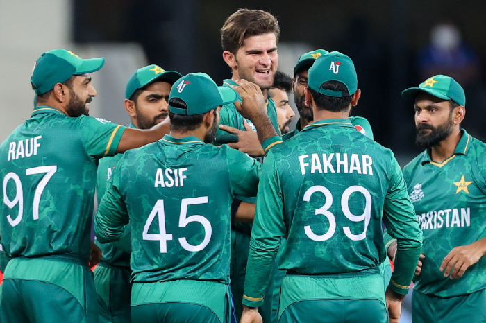 Shaheen Shah Afridi takes wicket against Bangladesh T20 WC Nov 22