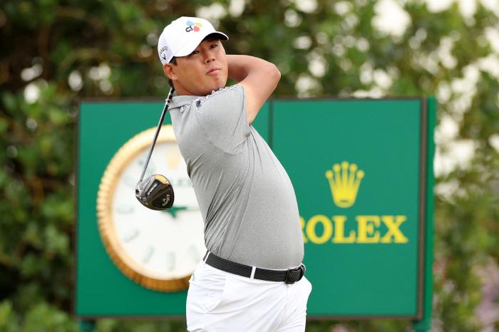 Si Woo Kim in action