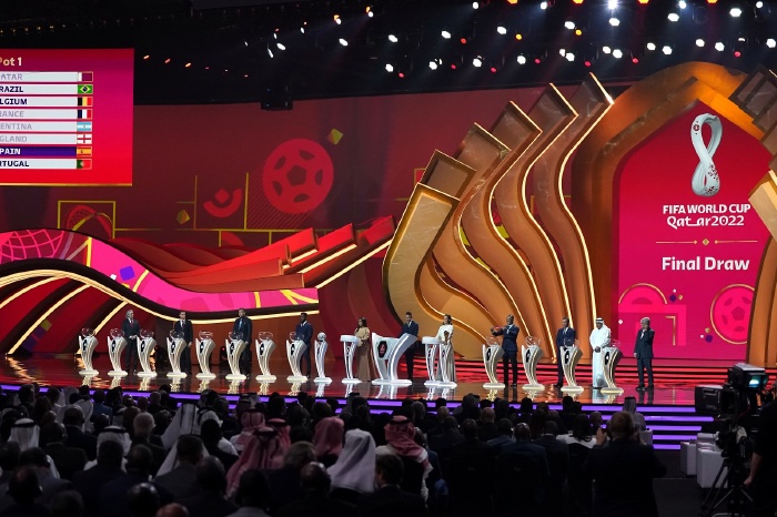 The scene at the 2022 World Cup finals draw
