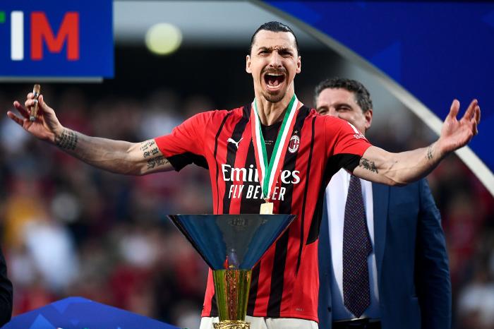 Zlatan Ibrahimovic with the Serie A title