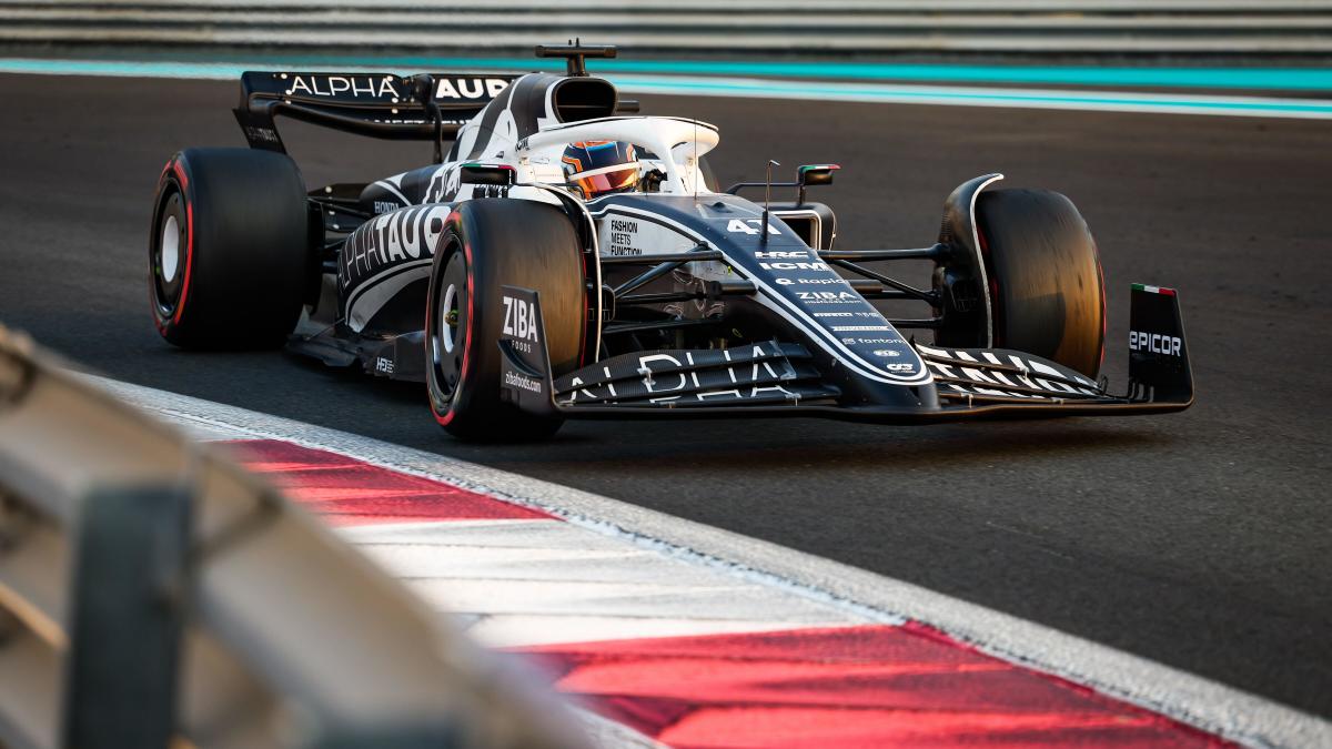nyck-de-vries-scuderia-