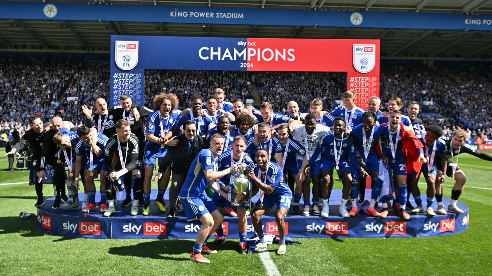 How many points are needed to win promotion from the Championship?