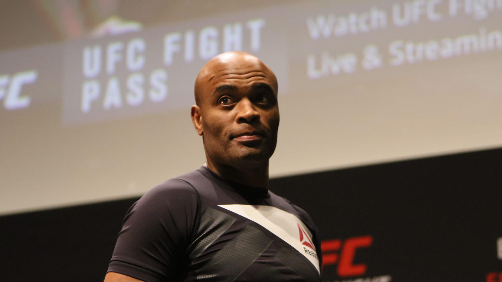 Anderson Silva's striking coach delivers warning to Jake Paul after he  challenged the fomer UFC star | PlanetSport