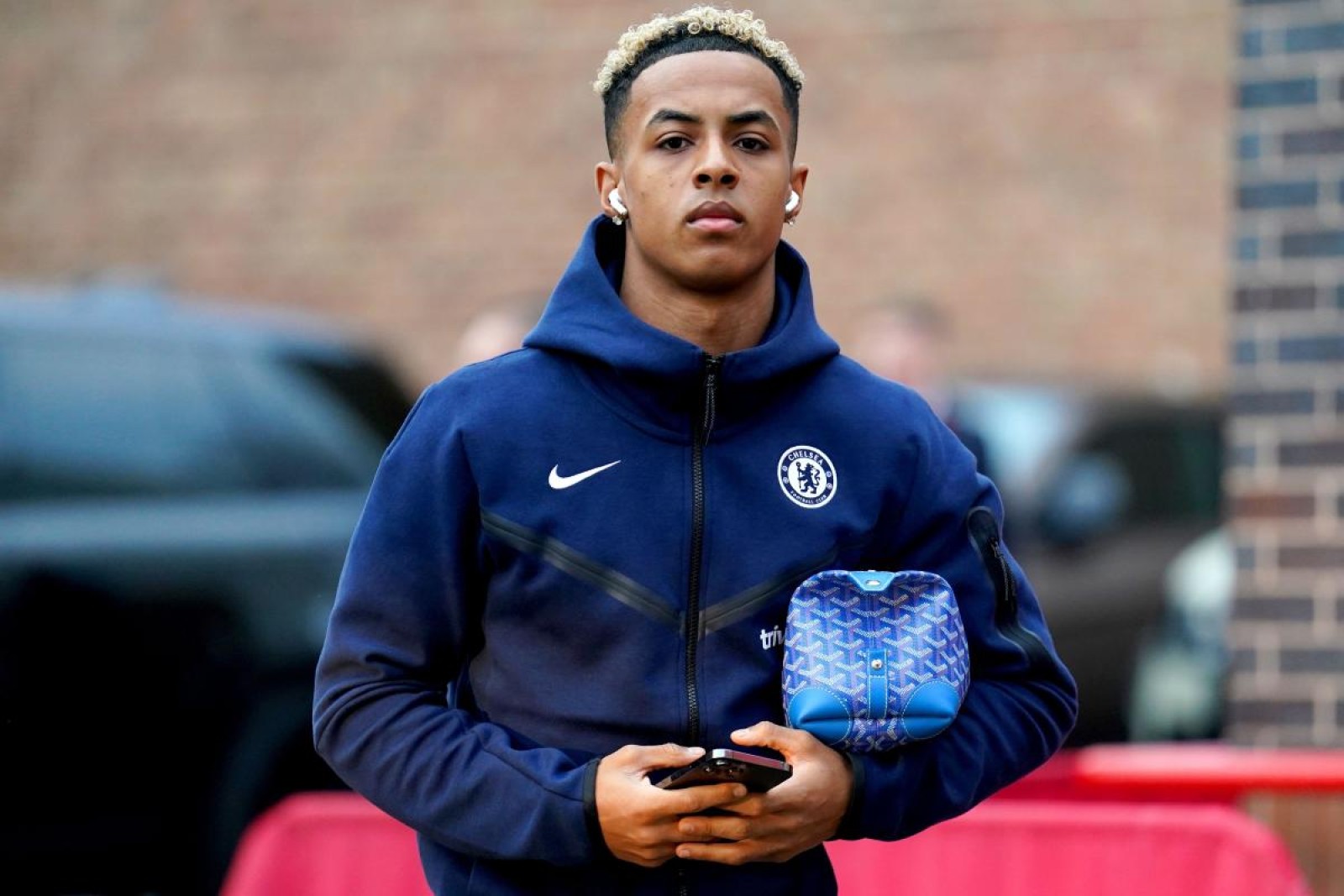 West Brom scrambling to get deal done for Chelsea youngster Omari