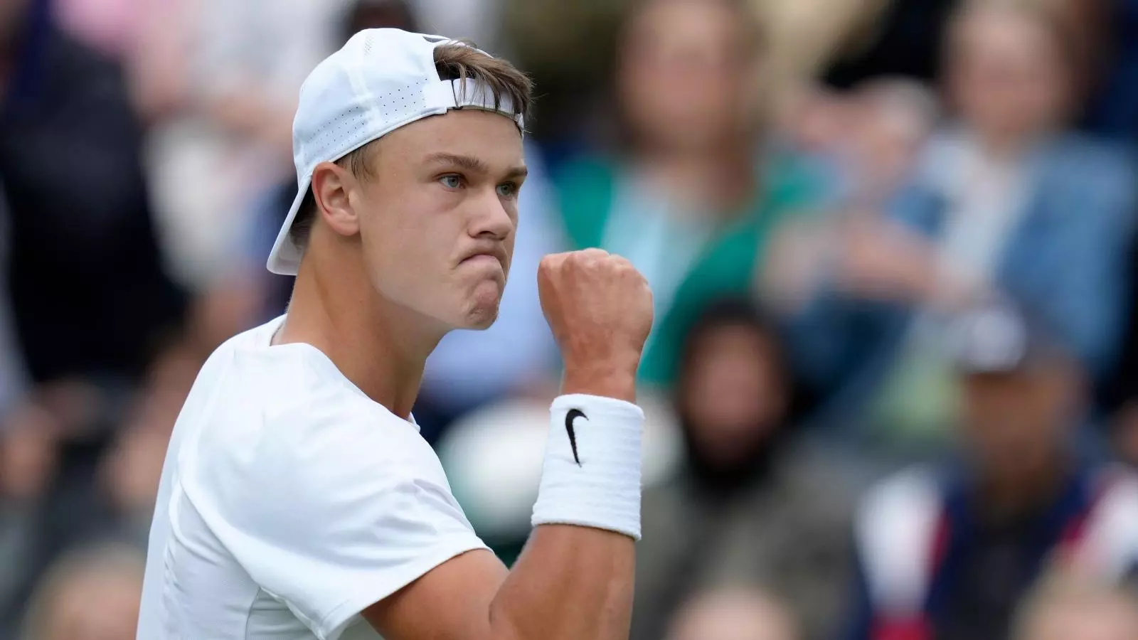 Wimbledon Holger Rune lives up to expectations and powers past British wild card George Loffhagen